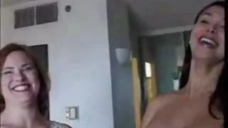 دو پاکستانی سیکسی فلمیں موٹے اور پیاس کہیاں خوش ، ایک دوسرے کے ساتھ ایک جنسی کھلونا تک ایک سینگ راکشس پر حملہ کر دیا ان