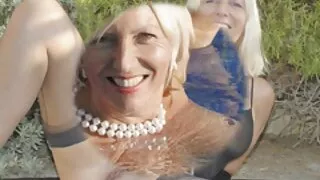 Busty سنہرے بالوں والی Bridgette فیلم سیکسی خشن B کی طرف سے مشکل گڑبڑ Nat Turnher