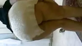 جاپانی طویل بالوں والی busty اردو سیکسی فلم Romihi مورا دیتا ہے titfuck اور BJ
